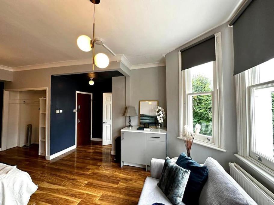 Stylish Studio Near Regent'S Park N7 Лондон Экстерьер фото